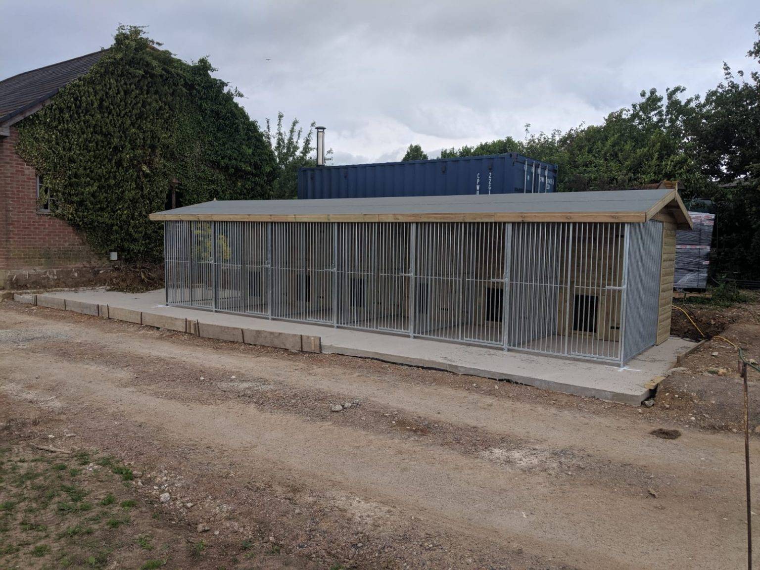 30 X 12 ft Six Bay Dog Kennel benchmarkkennels