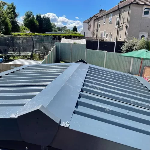 8x8ft Duo WPC box profile roof